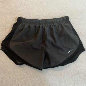 Nike women’s tempo running shorts